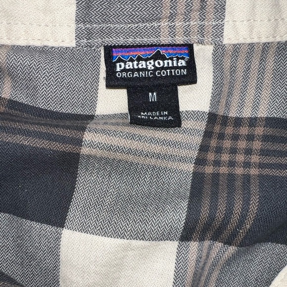 Patagonia Organic Cotton Button Down | Size Medium - Picture 5 of 9